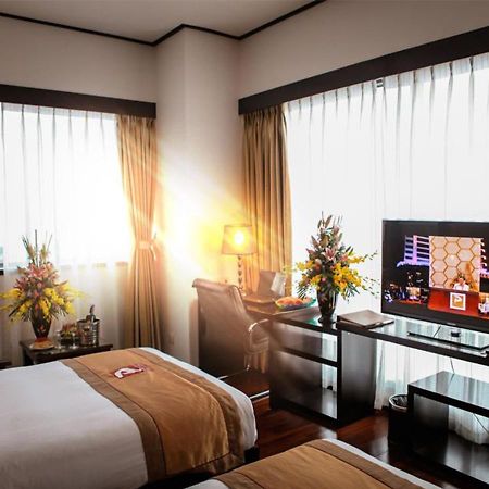 Halong Palace Hotel Ha Long Exterior photo